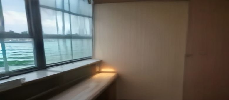 香港演艺圈颁奖典礼现场，舞台灯光璀璨，观众席座无虚席，展现华语娱乐圈在陈冠希阿娇事件后仍持续运转的生命力与复原力